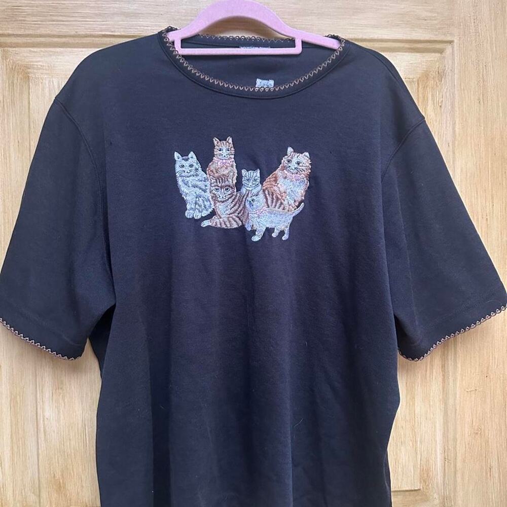 Vintage Cat Embroidered Black Top Short Sleeve Whimsical Kitty